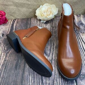 Wanted Brown Amaretto Ankle Bootie 9M
